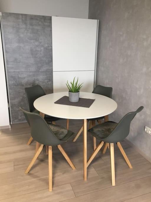 Modern Eingerichtetes Apartment Naehe Hauptbahnhof Braunschweig Eksteriør billede